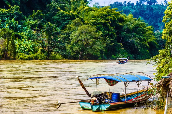 Boat on Mae Nam Kok river by Chiang Rai - Thailand — Stock Photo, Image