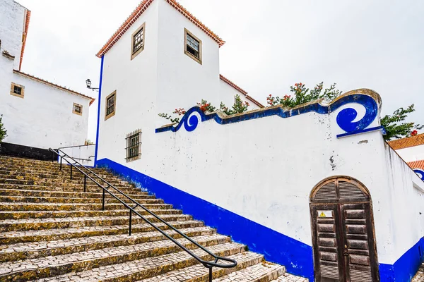 Narrow White Blue Street Nella Città Medievale Obidos Portogallo — Foto Stock