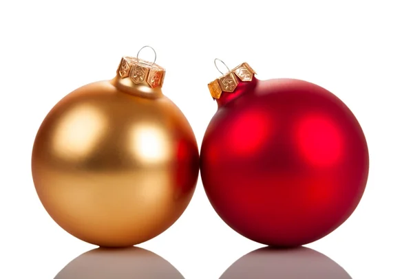Röda och gyllene christmas ball — Stockfoto