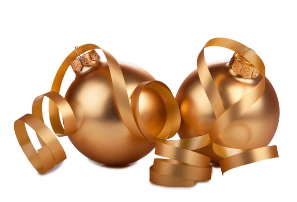 Золоті різдвяні кульки та стрічки — стокове фото