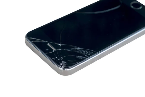 Kırık akıllı telefon beyaz arkaplanda izole edildi