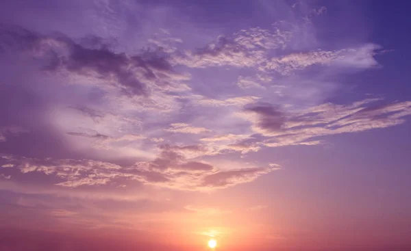 Fondo rosa al atardecer o al amanecer — Foto de Stock