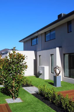 Modern büyük Avustralya arka bahçe