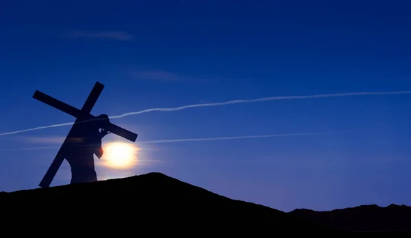Jesus Christus trägt am Karfreitag das Kreuz auf dem Kalvarienberg — Stockfoto
