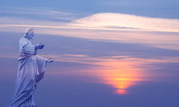 Jesus Kristus över vacker himmel bakgrund — Stockfoto