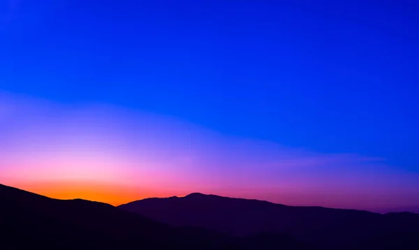 Parlak dağ manzarası — Stok fotoğraf
