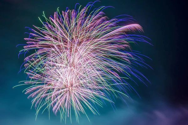 Majestic Multi fundo fogos de artifício coloridos — Fotografia de Stock