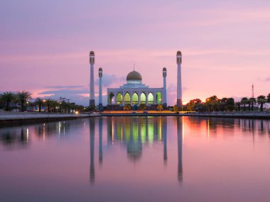 Camide Tayland güneyinde taj mahal gibi