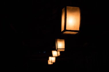 Ahşap kutusunda ki klasik lamba tarzı Işık Ampüller