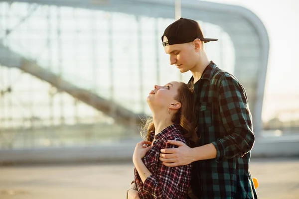 Young lovely couple hugging. Happy couple having great time toge — Stock Photo, Image