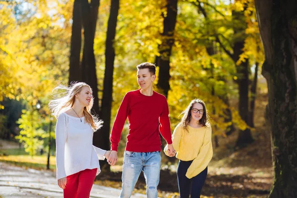 Éducation Mode Vie Concept Personnes Jeune Homme Chemise Rouge Deux — Photo