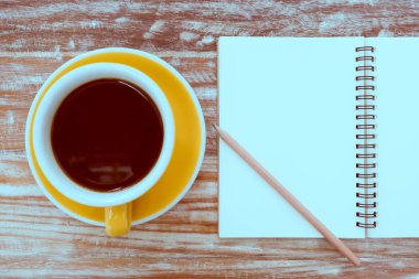 Natürmort defter, kalem ve kahve tablo - v