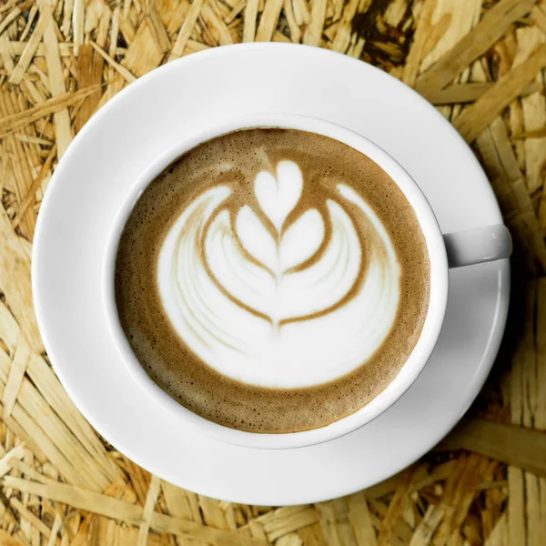 Tazza di caffè in caffetteria - ancora leggero — Foto Stock