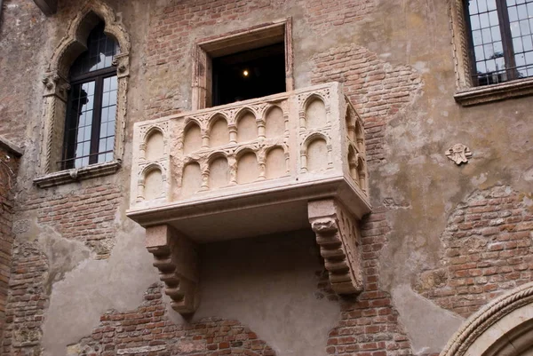 Juliet's balcony in Verona — Stock Photo, Image