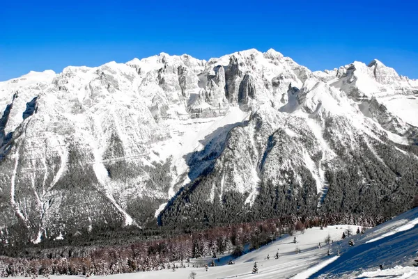 高山の冬の風景 — ストック写真