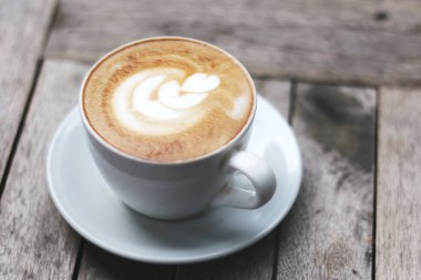 Yaprak desenli kahve Latte