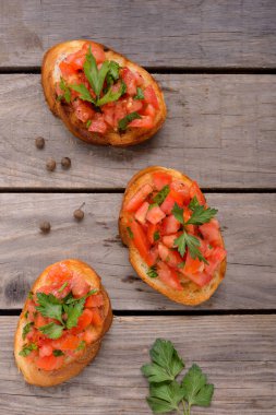 Closeup bruschetta kiraz domates ile