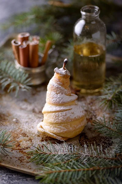 Poire cuite à la pâte — Photo