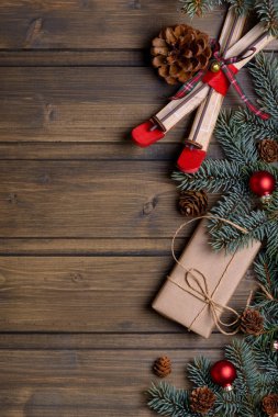 Noel arka plan. Köknar ve koniler ağacı