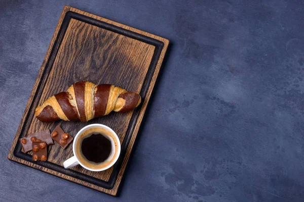 Čokoládový croissant, kávy a čokolády — Stock fotografie