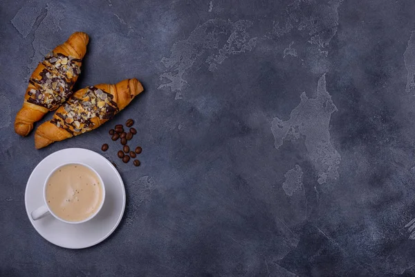 Cappuccino a croissanty s toping — Stock fotografie