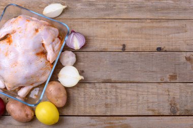 Çiğ patates ve soğan tavuk Marine