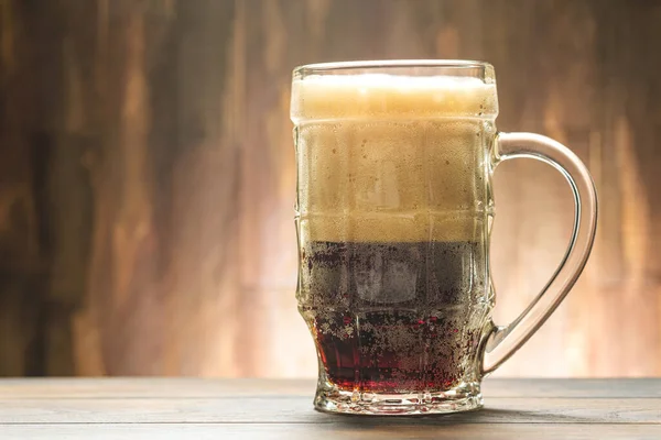 Cerveza Oscura Vaso Sobre Mesa Pub Con Espacio Para Copiar —  Fotos de Stock