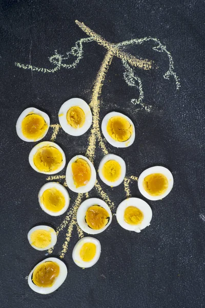 Transformaciones genéticas uvas con huevo — Foto de Stock