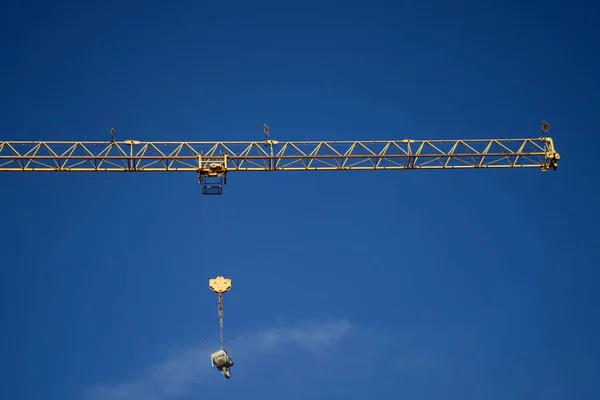 Para elevação de guindaste de construção — Fotografia de Stock