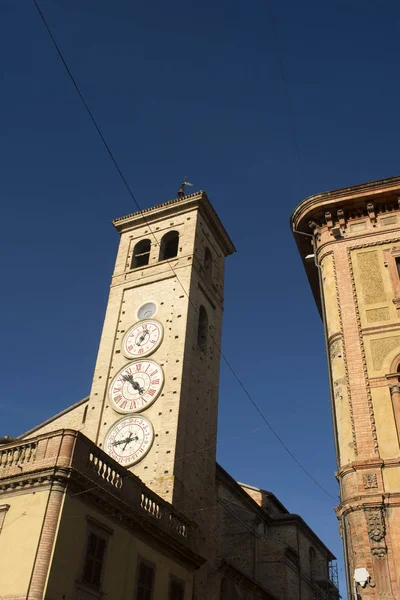 Tolentino, de toren van horloges — Stockfoto