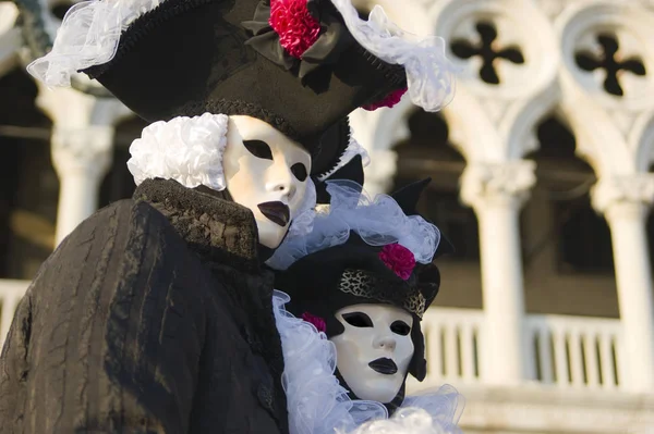 Máscaras en el carnaval de Venecia — Foto de Stock