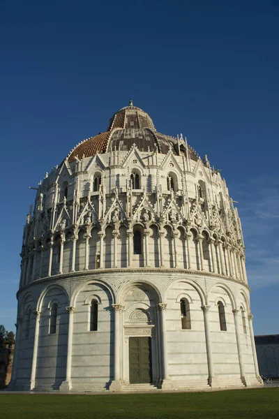 Vaftizhane Pisa Meydanı mucizeler — Stok fotoğraf