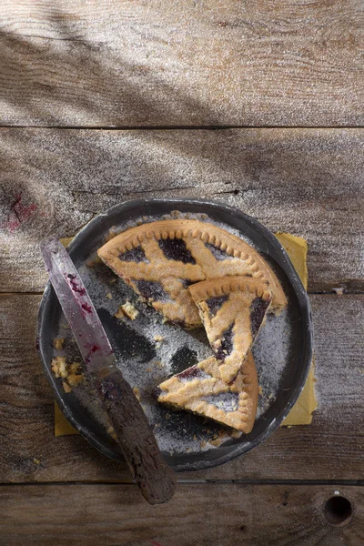 Torte mit Beerenmarmelade — Stockfoto