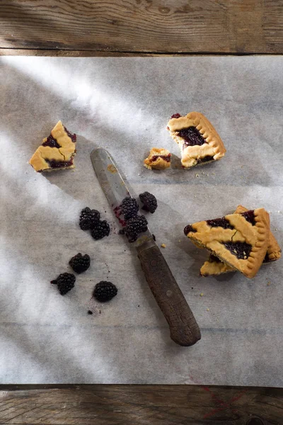 Tart with berry jam — Stock Photo, Image