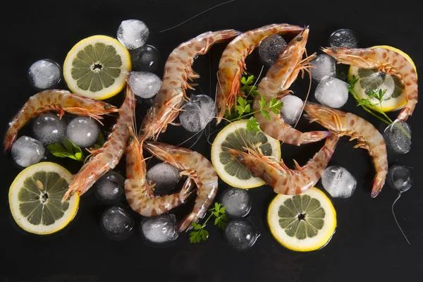 Crustáceos y Limón —  Fotos de Stock