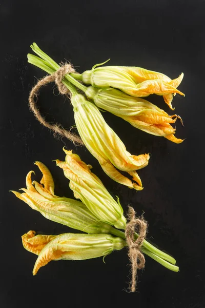 黄色的南瓜花 — 图库照片
