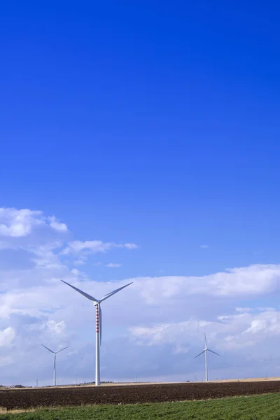 エネルギーの生産のためのミルズ — ストック写真