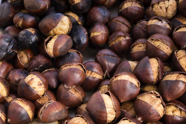 Autumn roast chestnuts — Stock Photo, Image