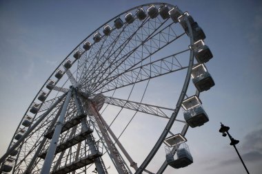 Gün kaydırma sonunda döner