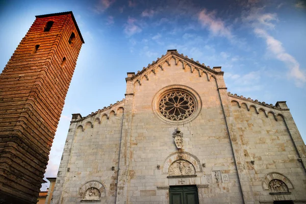 Katedra w Pietrasanta — Zdjęcie stockowe