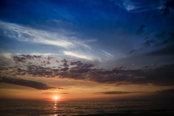 Zonsondergang aan zee — Stockfoto