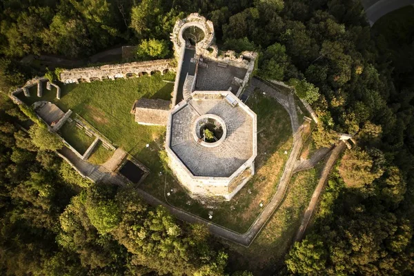 Pequeno castelo de Aghinolfi — Fotografia de Stock