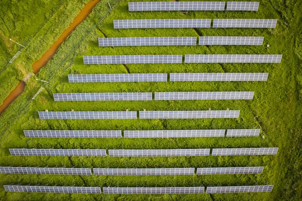 Serie von Photovoltaik-Modulen — Stockfoto