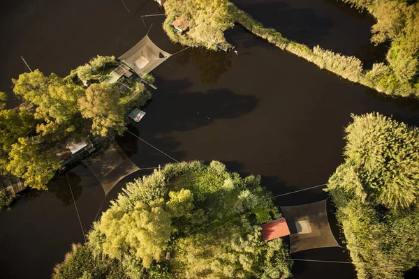 Visnetten aan het meer — Stockfoto