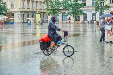 Krakow, seyahat, turizm, yaz, yağmur, yolculuk, meydan