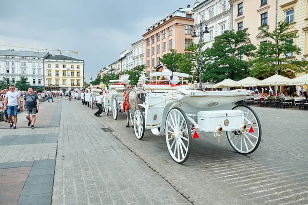 Krakkó, utazás, turizmus, nyár, tér, hintó, nyár — Stock Fotó