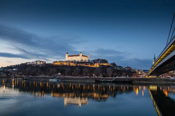 Братиславский Замок Парламент Река Дануна Словакия Братислава — стоковое фото