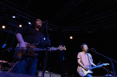 Milan, İtalya - 15 Mayıs 2018: Amerikan indie rock grubu Milan Fabrique canlı müzik kulübünde Yo La Tengo, genellikle Ylt, dan Hoboken, New Jersey, olarak kısaltılır gerçekleştirir. Brambilla Simone canlı haber fotoğrafçı