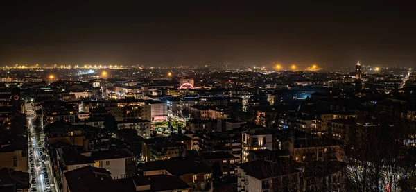 Vista noturna de Bérgamo vista de Citt =Alta — Fotografia de Stock