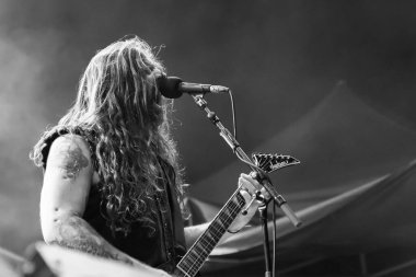 Bergamo, İtalya - 04 Ağustos 2018: Brezilya heavy metal grubu Metal için acil durumda Filagosto Festival Filago (Bg), Sepultura gerçekleştirir. Brambilla Simone canlı haber fotoğrafçı